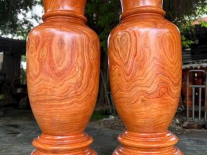 Lục bình gỗ Hương Đỏ nguyên khối cao 2m đk 62 hàng đẹp loại 1