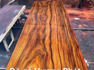 Mặt bàn ăn nguyên khối gỗ Cẩm vân chun Loại 1