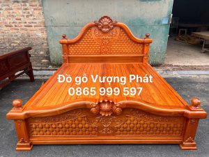 Giường Louis hoa lá tây 1m8 x 2m gỗ Gõ Đỏ hàng dày dặn đẹp loại 1