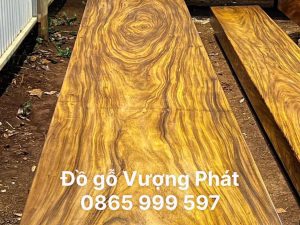 Mặt bàn ăn nguyên khối gõ Gõ Đỏ vân veo tự nhiên